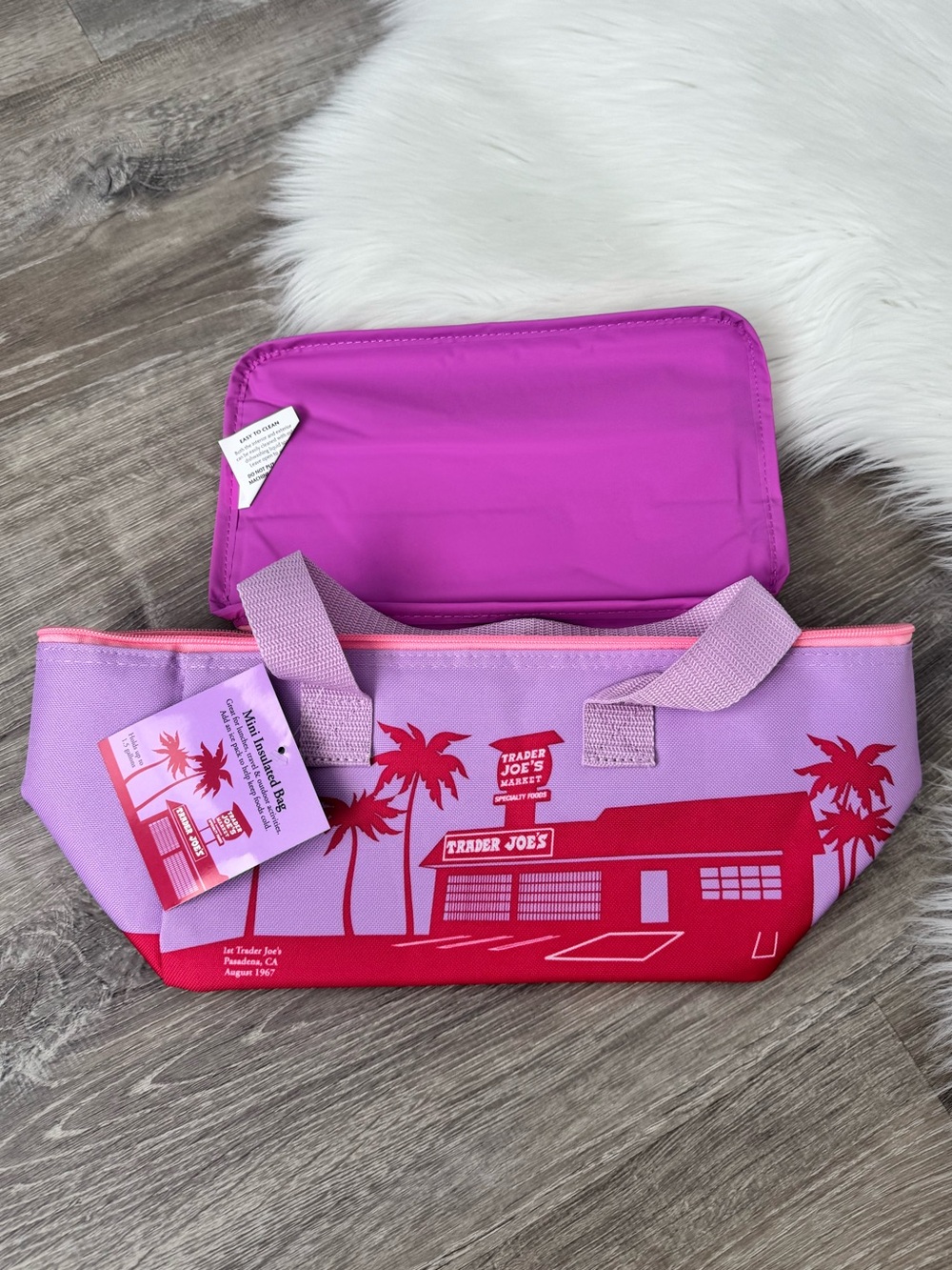 🩷Trader Joe's Mini Insulated Bag -  Pink - Picture 2 of 10